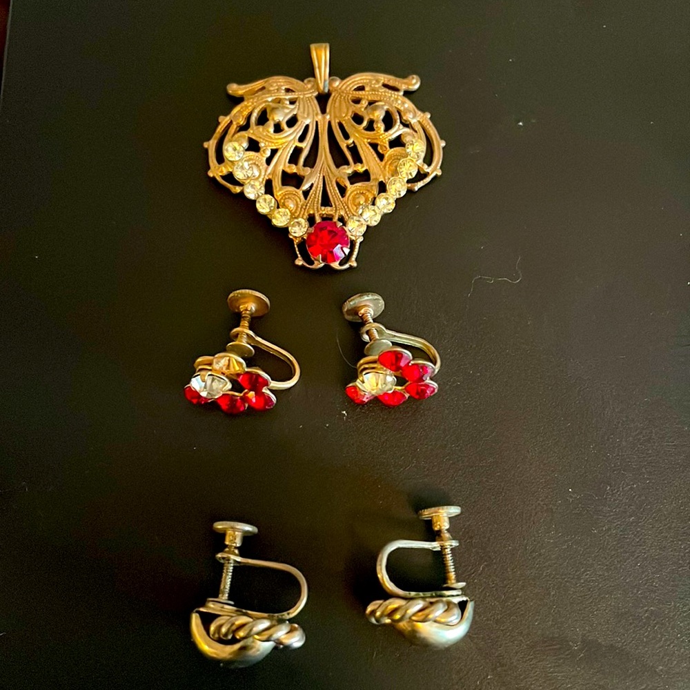 Vintage Ladies Costume Jewelry